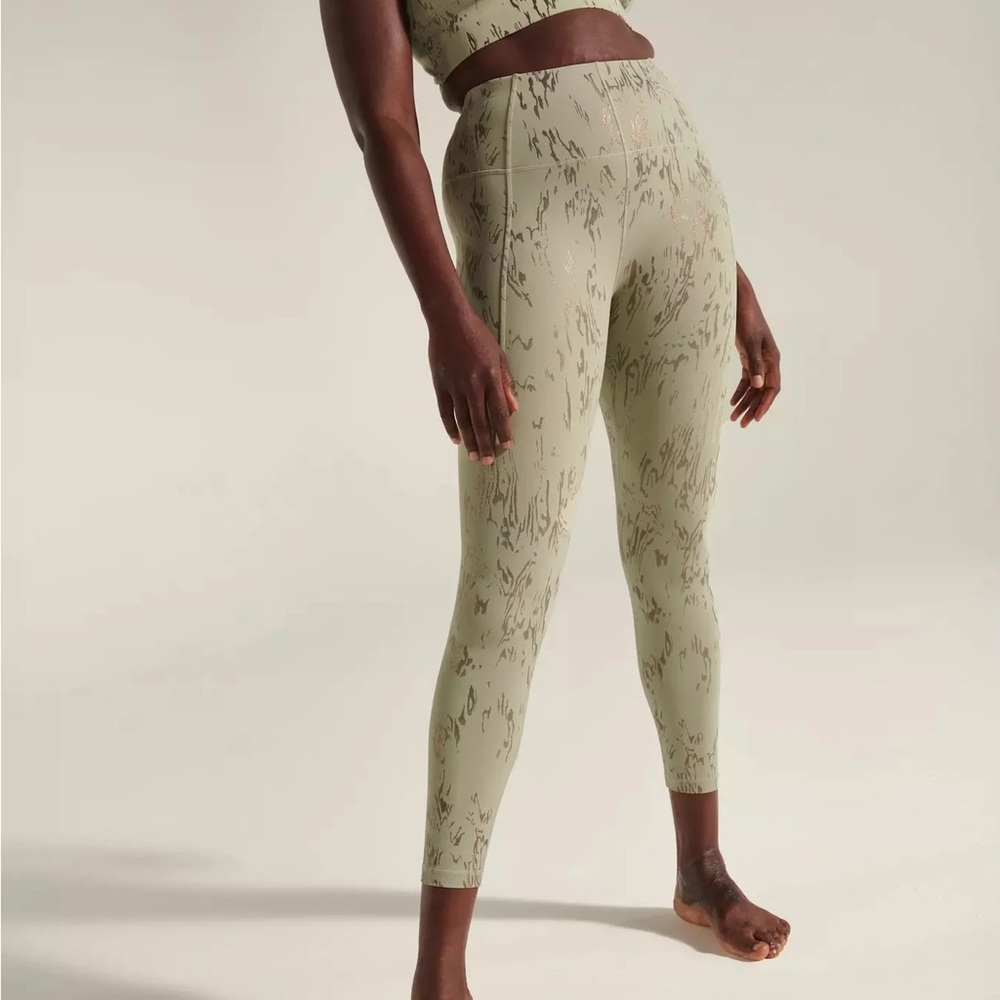 Halle Berry X Sweaty Betty Legging Women's XS Athena Super Soft 7/8 leng… - Picture 6 of 9